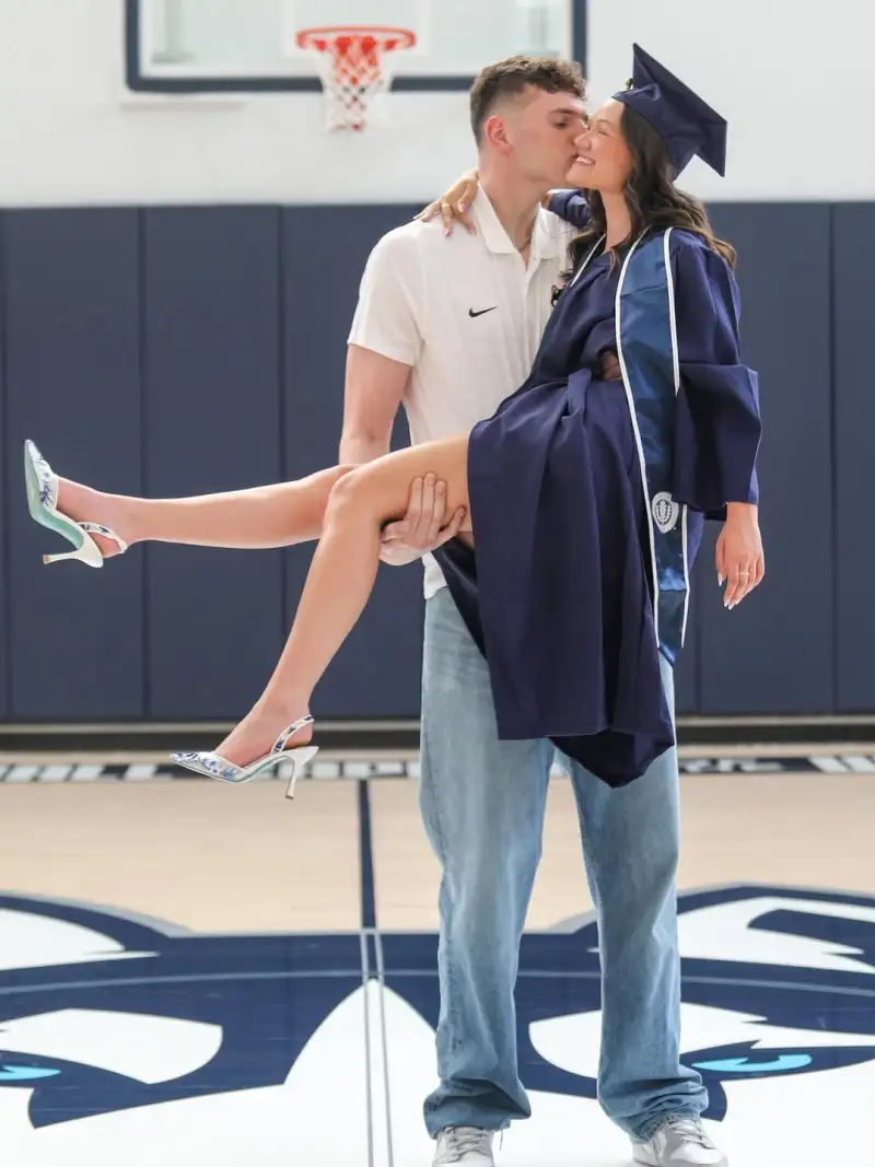 fbsports-恩爱！多诺万-克林根Ins为女友庆生：生日快乐，永远爱你