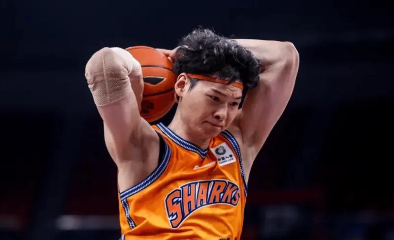 fb体育-上海95-78战胜广州 球员评价：2人满分，3人及格，6人低迷