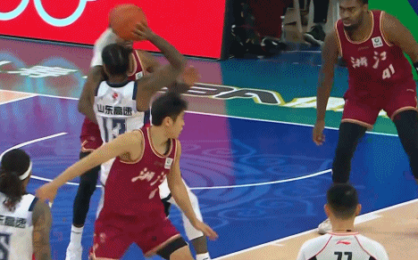 山东是怎么得到他？陈林坚19+6连中关键球 用实力回报邱彪信任