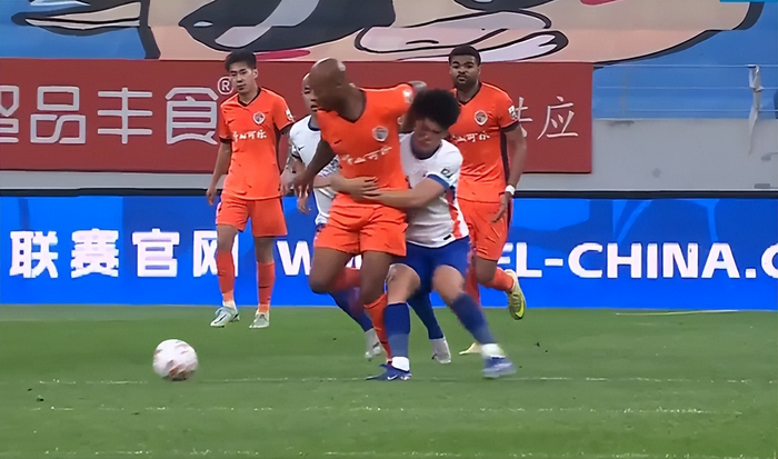 fbsports-1-4！泰山失误不断+毫无斗志，一场惨痛失利引发连环质疑|青岛海牛|泰山队|克雷桑|山东泰山|中超联赛_新浪体育_新浪新闻